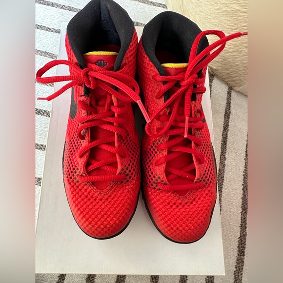 Nike—Kyrie 1 Deceptive Red. - Picture 3 of 4